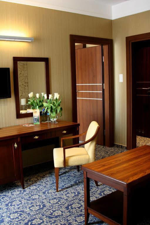 Hotel Rad Grudziądz エクステリア 写真