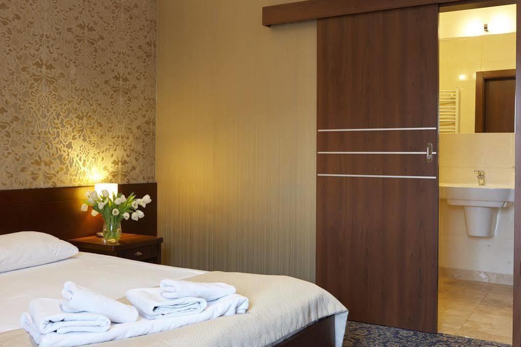 Hotel Rad Grudziądz エクステリア 写真